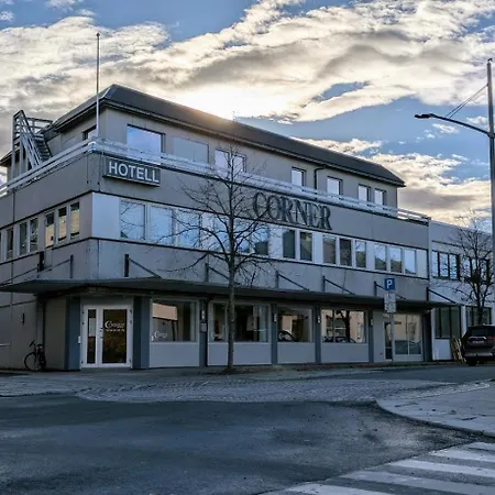 Corner Hotel 3*