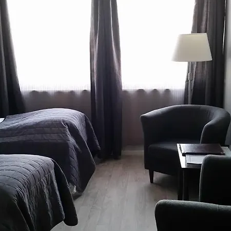 Corner Hotel 3*